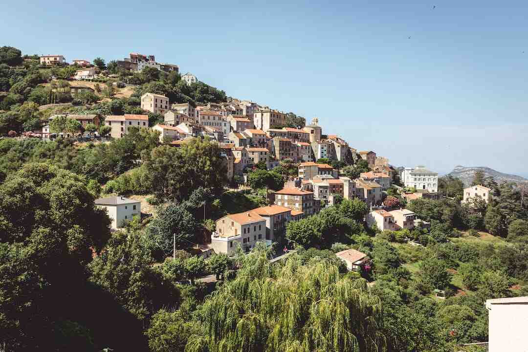 Quand partir en Corse moins cher ?
